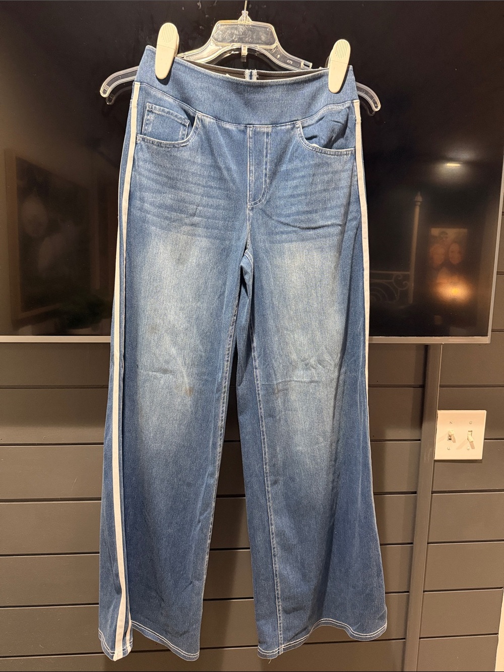 HALARA Denim Wide-Leg Jeans with White Side Stripes